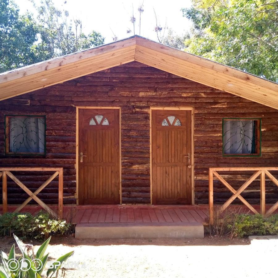 Hotel Three Palms Fianar à Fianarantsoa Extérieur photo