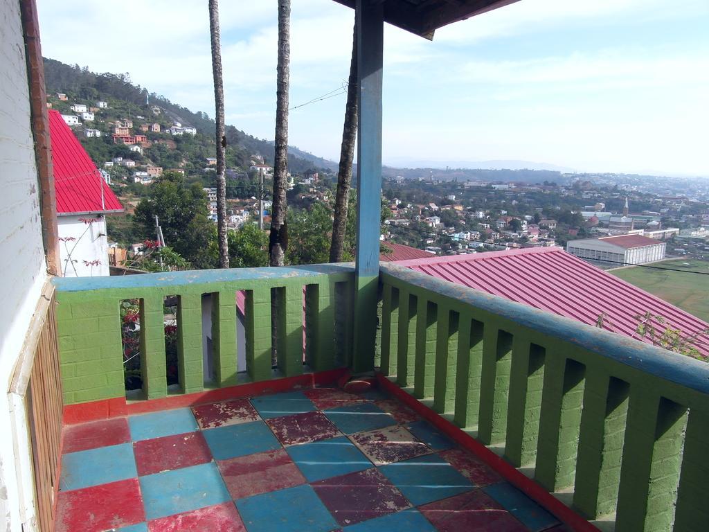 Hotel Three Palms Fianar à Fianarantsoa Extérieur photo
