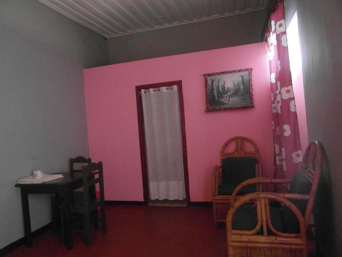 Hotel Three Palms Fianar à Fianarantsoa Extérieur photo